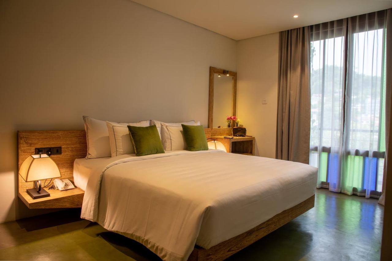 Lake Avenue Hotel Канди Экстерьер фото
