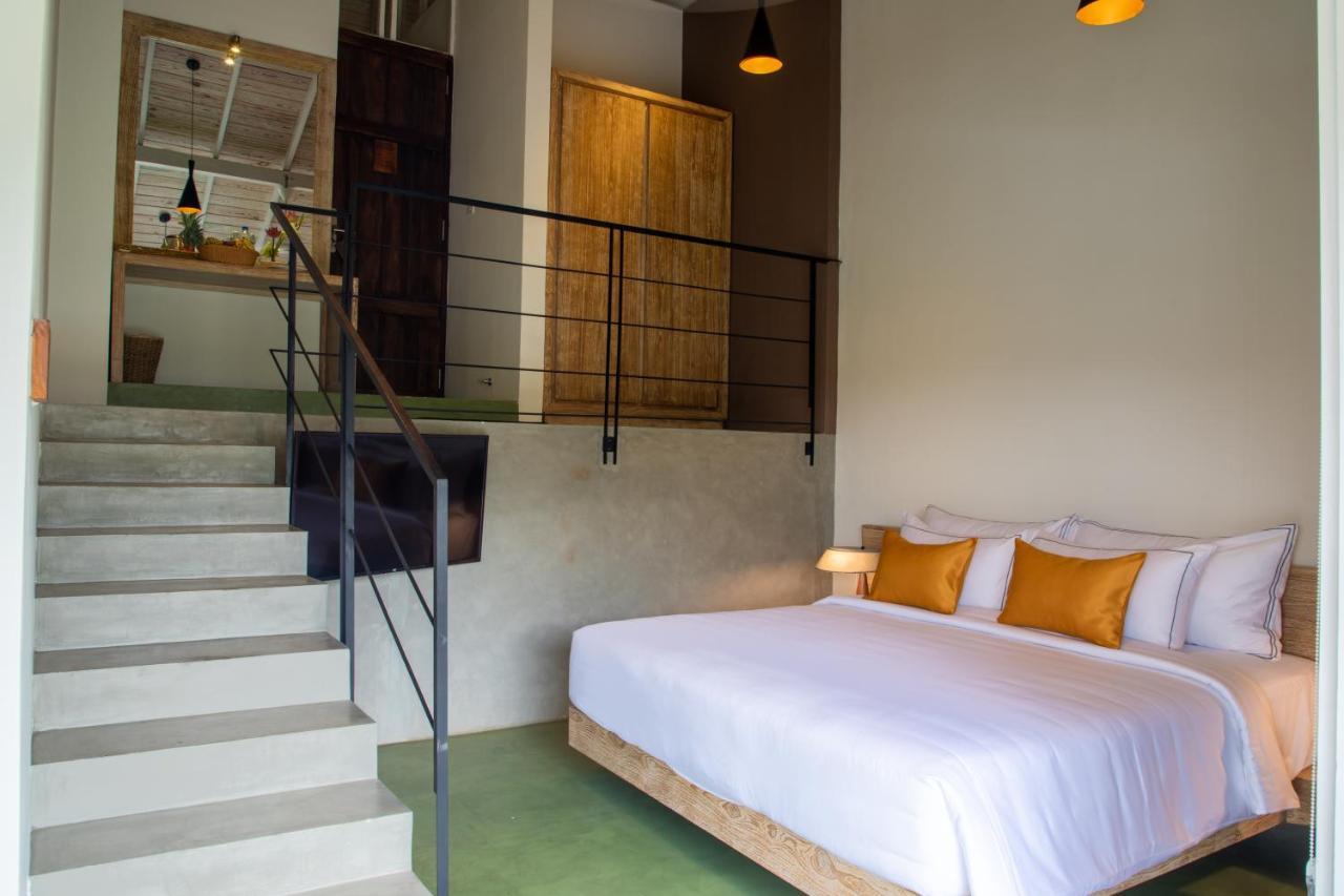 Lake Avenue Hotel Канди Экстерьер фото