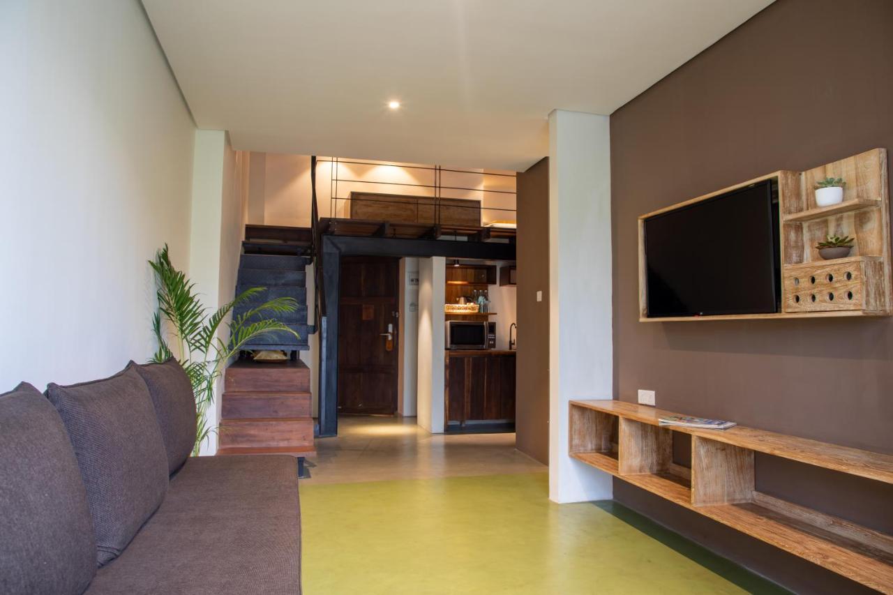 Lake Avenue Hotel Канди Экстерьер фото