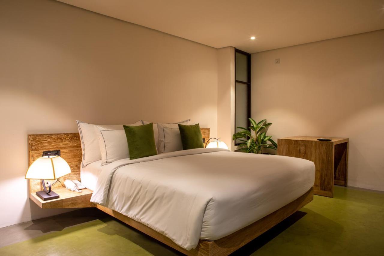 Lake Avenue Hotel Канди Экстерьер фото